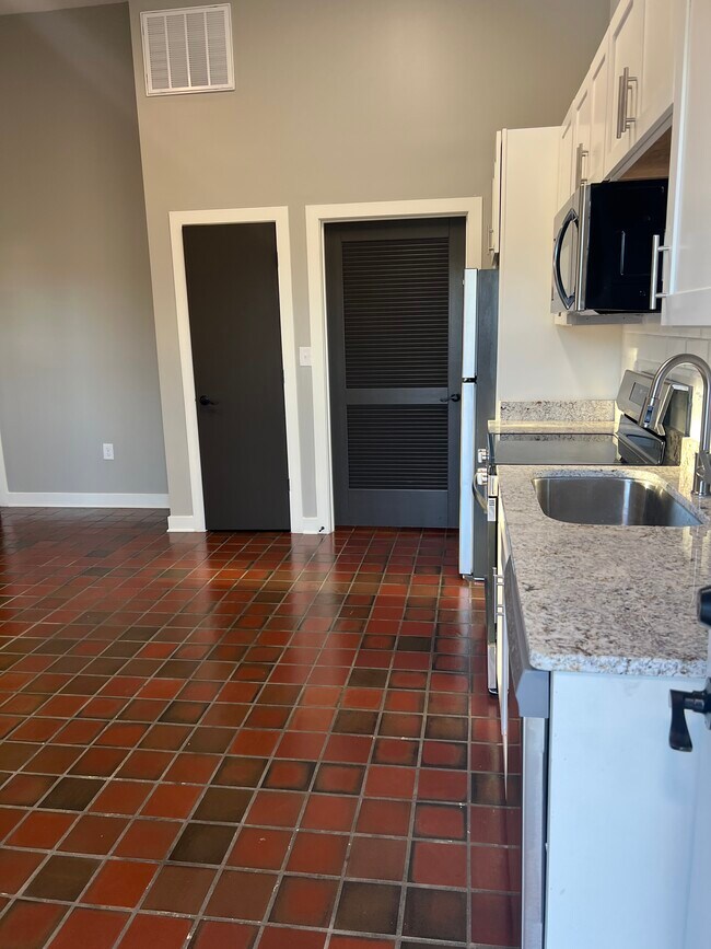 Building Photo - PULASKI LOFTS