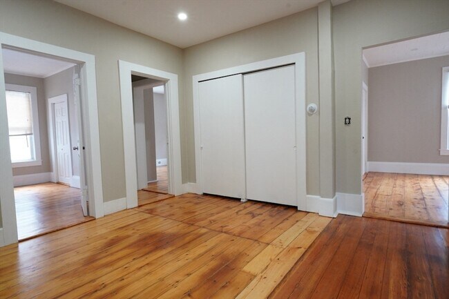 Building Photo - 139 Timson St