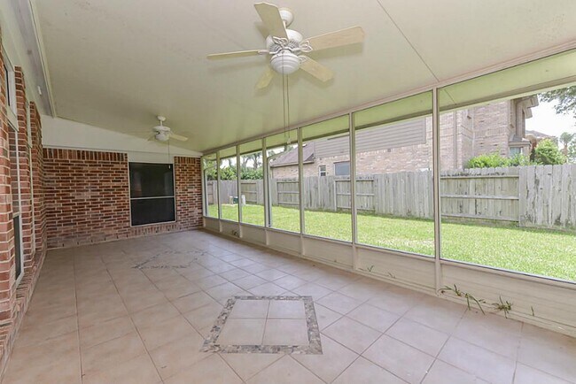 Building Photo - 2387 Marina View Way