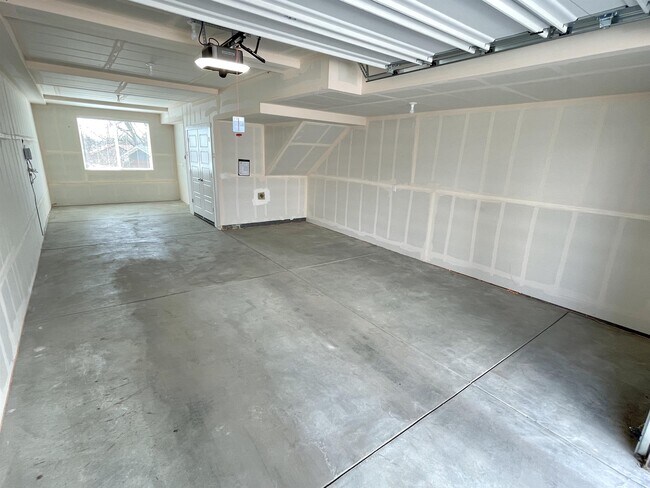 Building Photo - 11161 W 53rd Pl