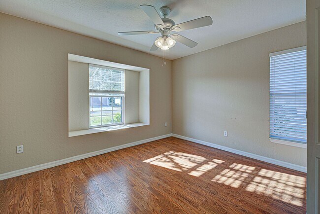 Building Photo - 2134 Boxwood St