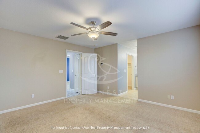 Building Photo - 4 Bedroom, 2 bathroom, 2 car garage