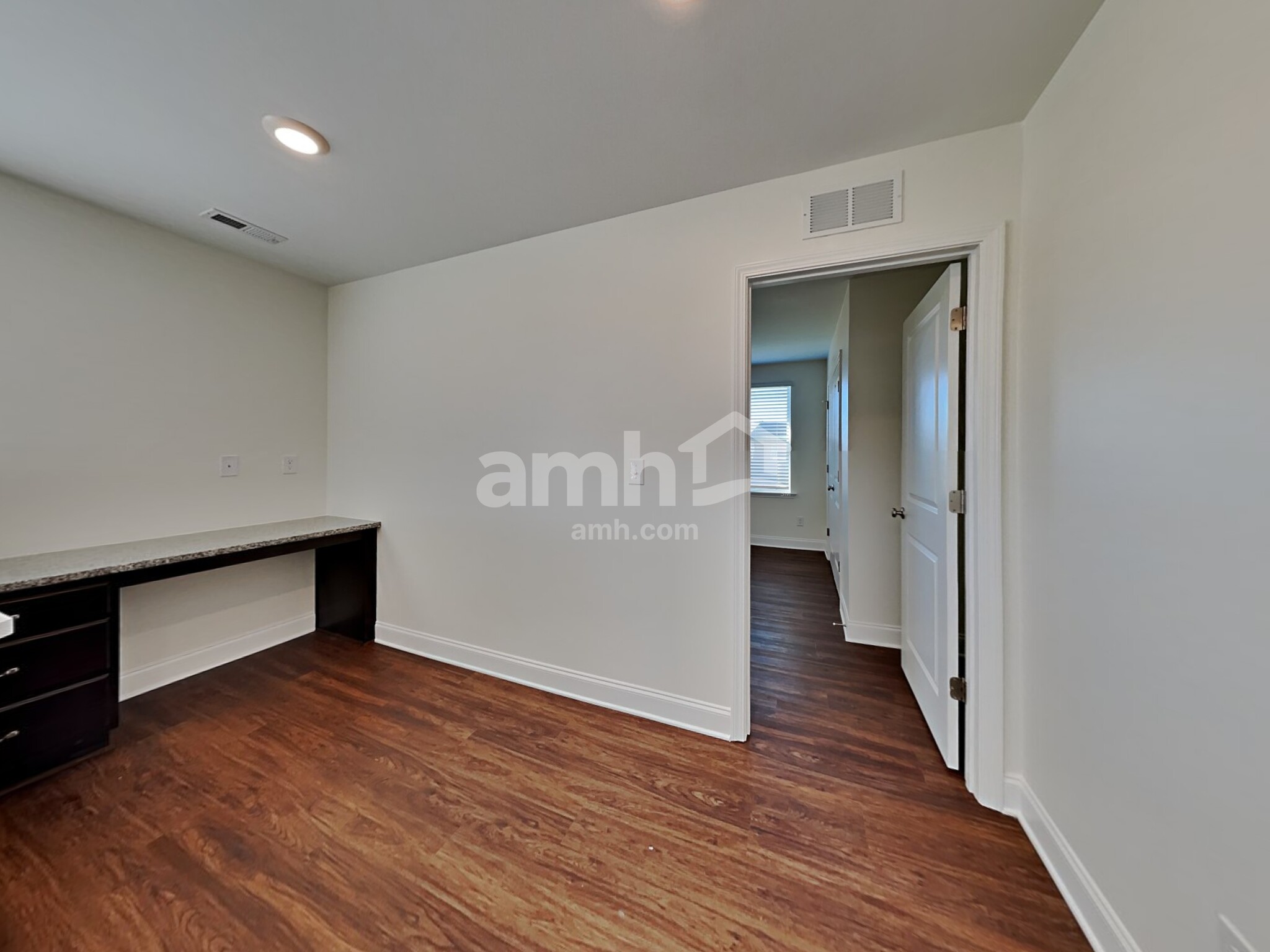 Building Photo - 112 Twin River Dr