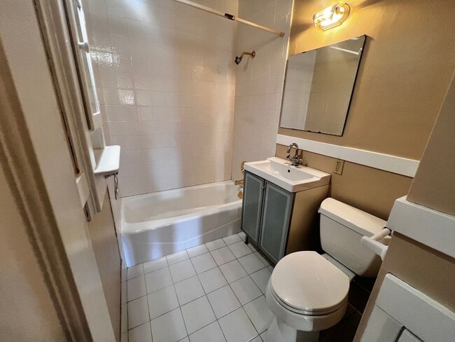 Building Photo - Charming Petaluma Home Near Downtown