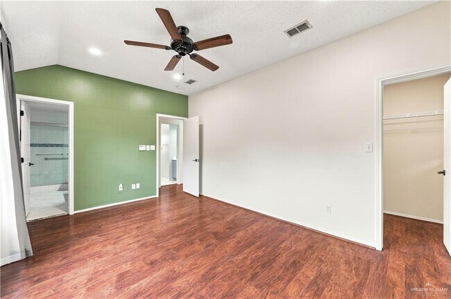 Building Photo - 37 San Esteban St
