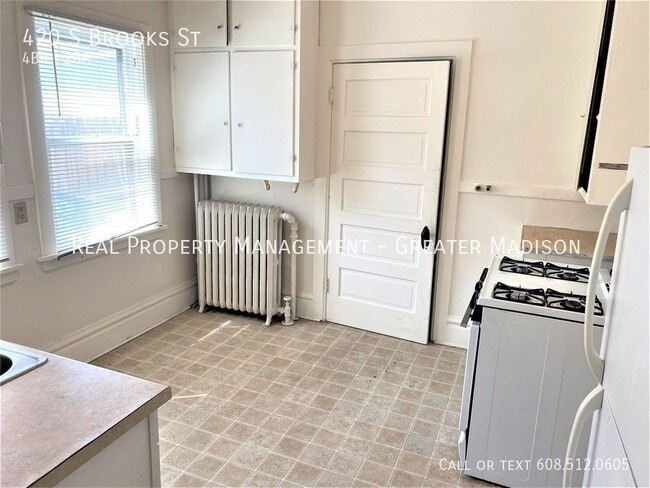 Building Photo - 420 S Brooks St