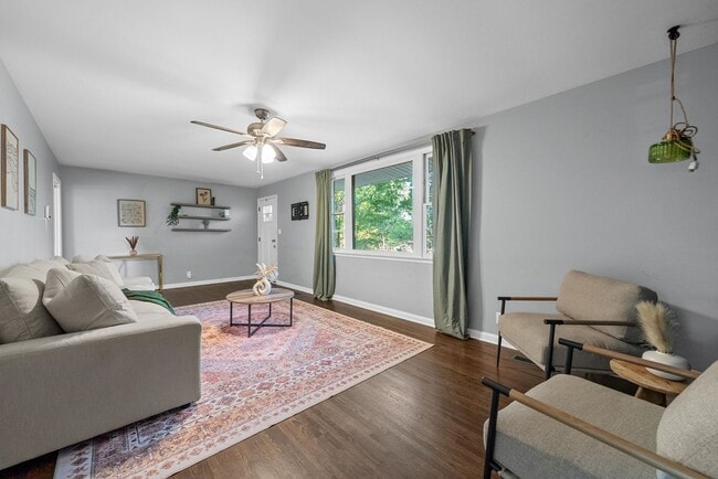 Building Photo - 102 Preston Dr