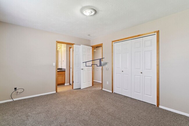 Building Photo - 4935 S 3975 W