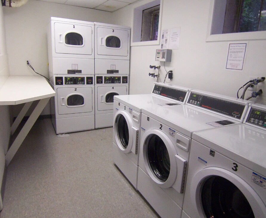 Building Photo - 97 Strathmore Rd