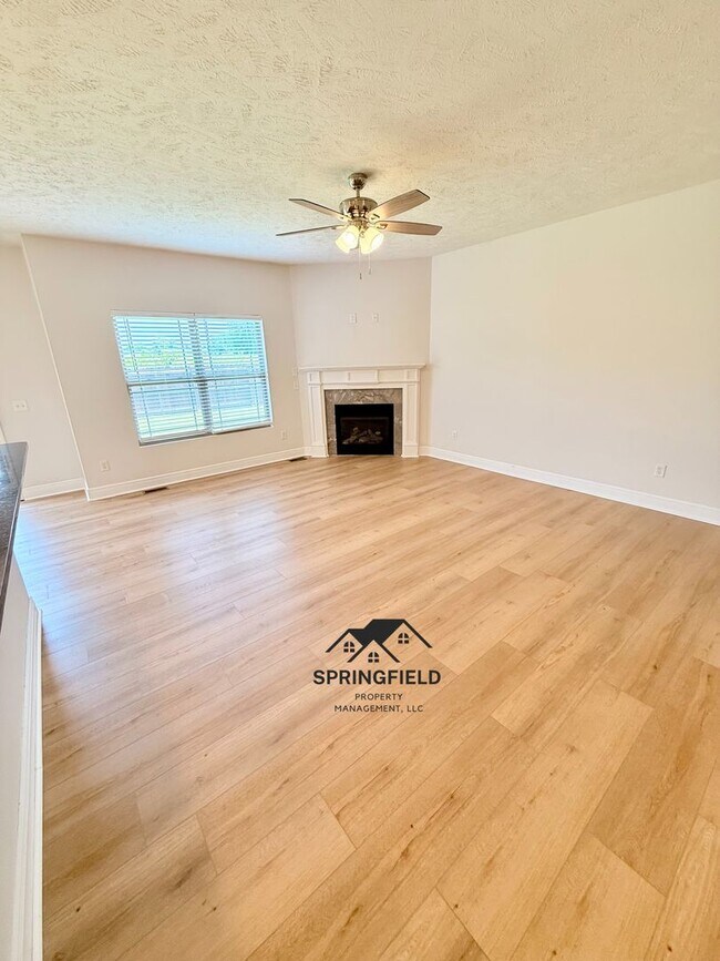 Building Photo - Bent Tree Subdivision - 4 Bedrooms w/ 3 Car Garage