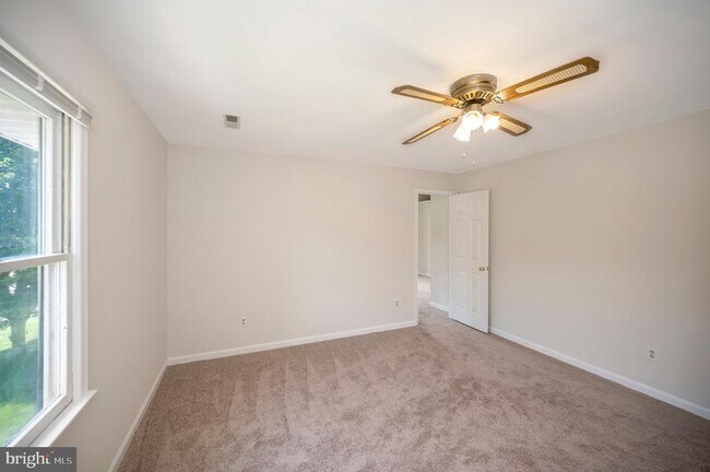 Building Photo - 5063 Tara Dr