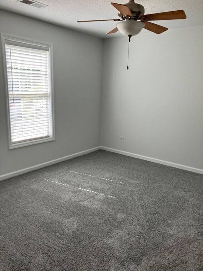 Building Photo - 5012-03