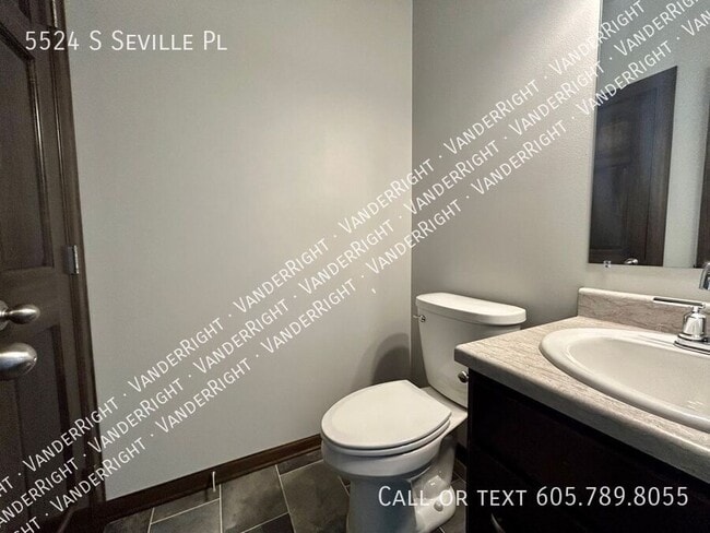 Building Photo - 5524 Seville Pl