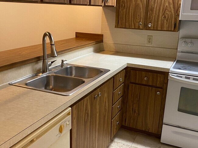 Building Photo - 3626 Whitehall Dr