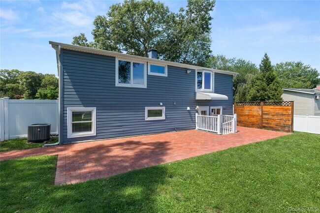 Building Photo - 4 Bunny Ln