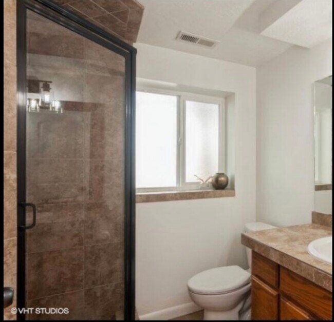 Building Photo - 1746 N 600 E