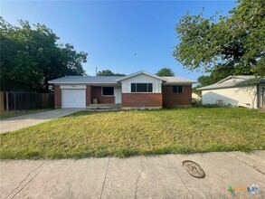 Building Photo - 2512 Live Oak Dr