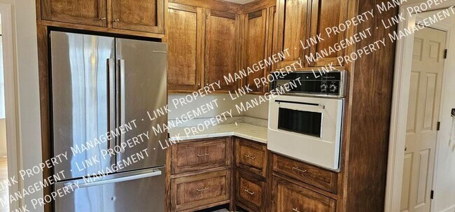 Building Photo - 9328 Berkshire Cir
