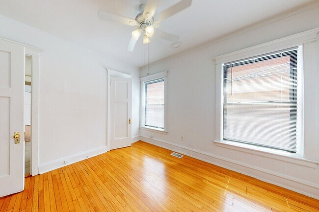 Floorplan - 5218-5220 S. Kimbark Avenue