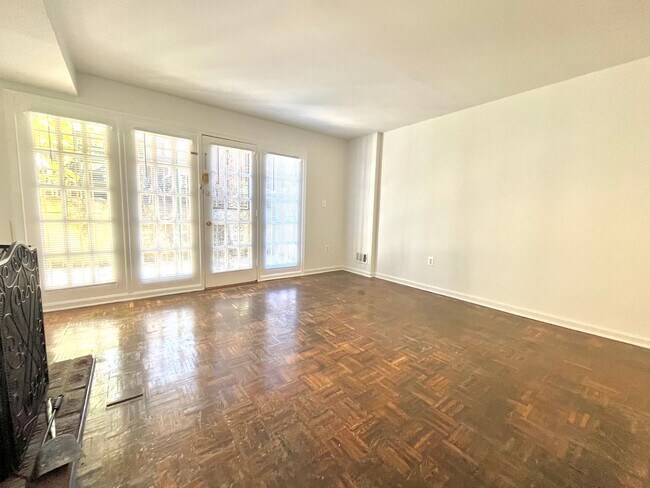 Building Photo - 340 11th St SE