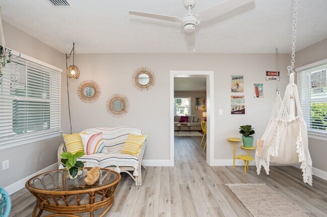 Building Photo - Monthly  FUN Furnished Bradenton, FL Rental VACA or Short term