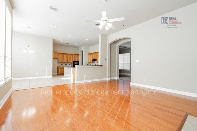 Building Photo - Lake Views, Space & Lifestyle – Ask about our move in specials!