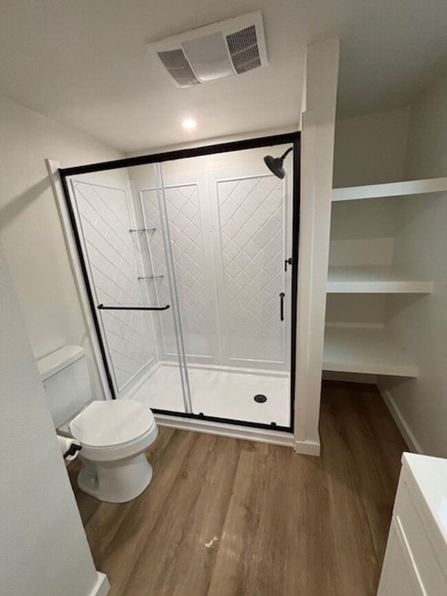 Building Photo - 271 E 8th St