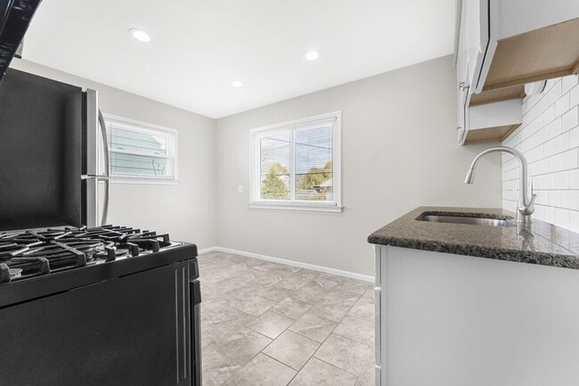 Building Photo - 6463 Weddel St