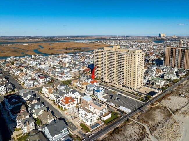 Building Photo - 104 S Oakland Ave