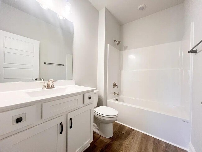 Building Photo - 335 Cypress Holw Trl