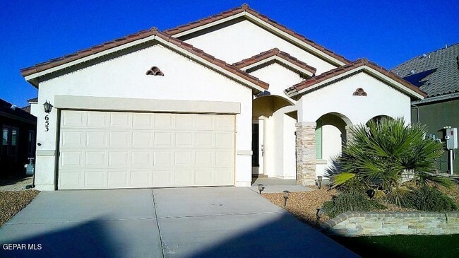 Building Photo - 653 Paseo Dulce Ave