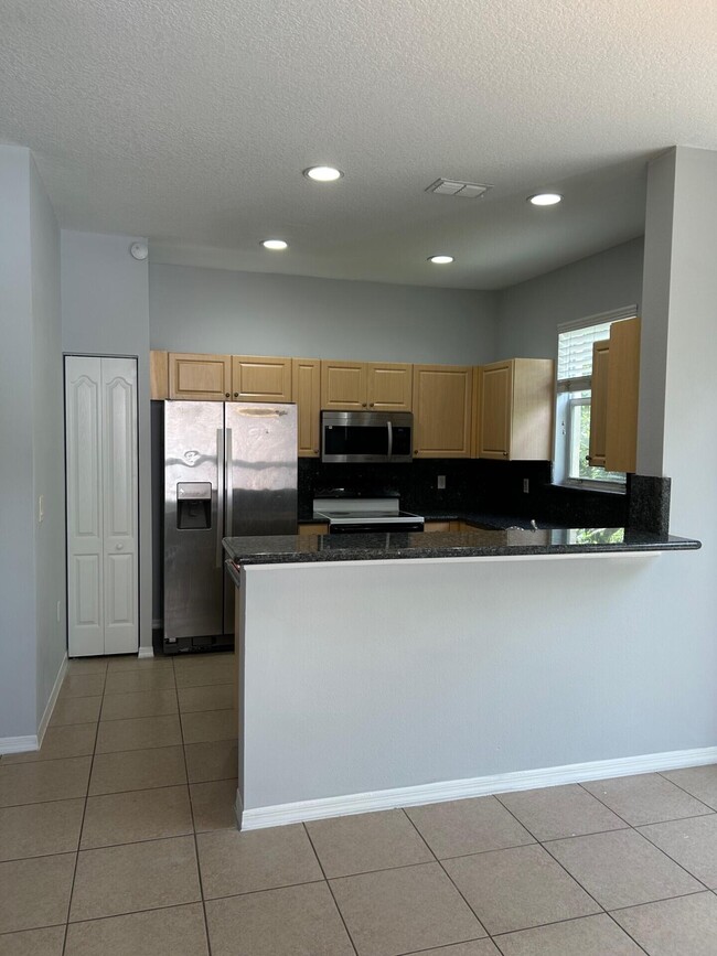Building Photo - 1412 Seminole Palms Dr