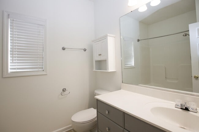 Building Photo - 26 Tahoe Cir