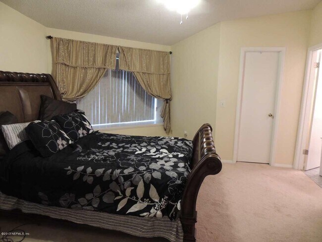 Building Photo - 8055 Creedmoor Dr
