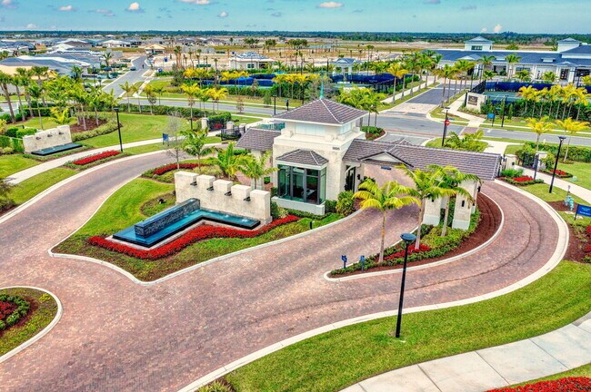 Building Photo - 9901 Regency Wy