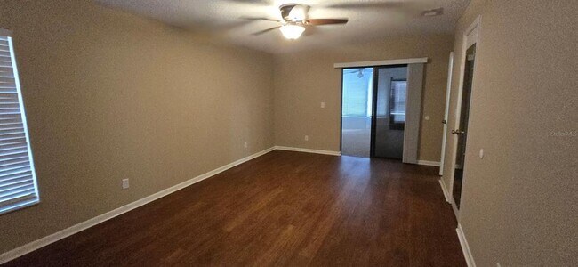 Building Photo - 1020 NE 30th Ave