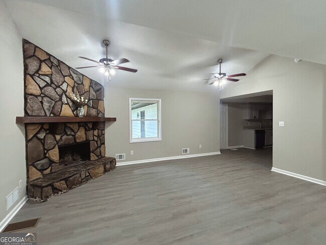 Building Photo - 3793 Rainbow Dr