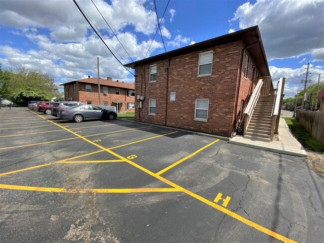 Building Photo - 1 Bedroom- Grandview Area