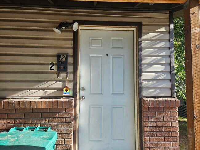Primary Photo - Roy Duplex