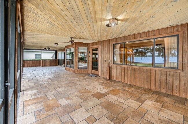 Building Photo - 2020 Venetian Way