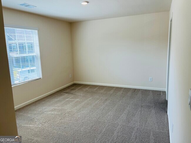 Building Photo - 910 Sly Fox Run