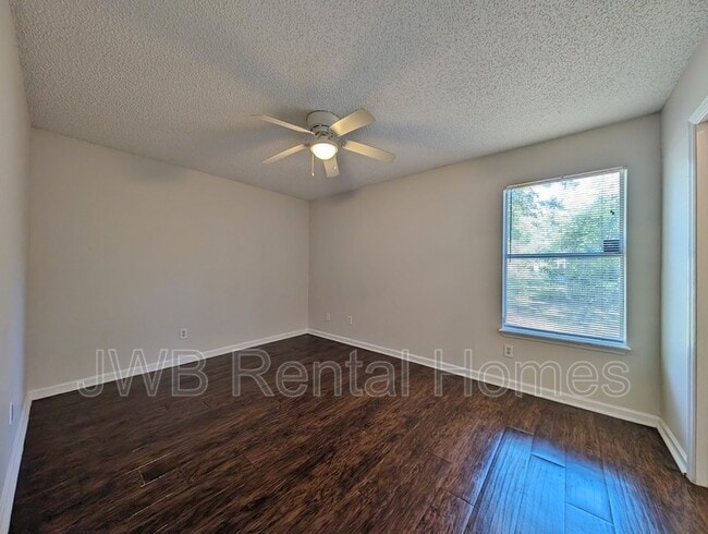 Building Photo - 1747 W 42nd St