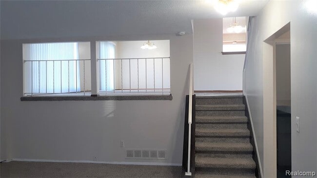 Building Photo - 2153 Newell Dr
