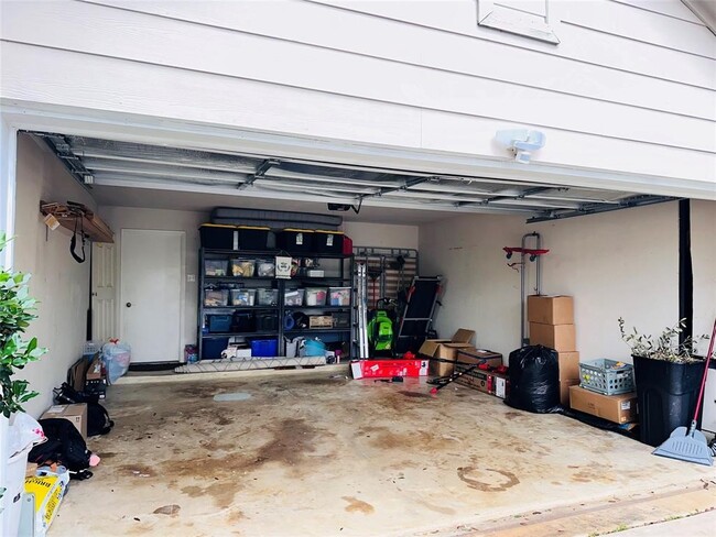 Building Photo - 15839 Kings Cypress Ln