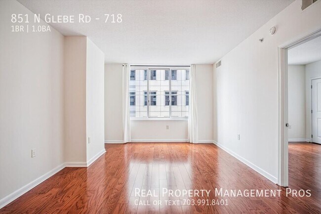 Building Photo - 851 N Glebe Rd