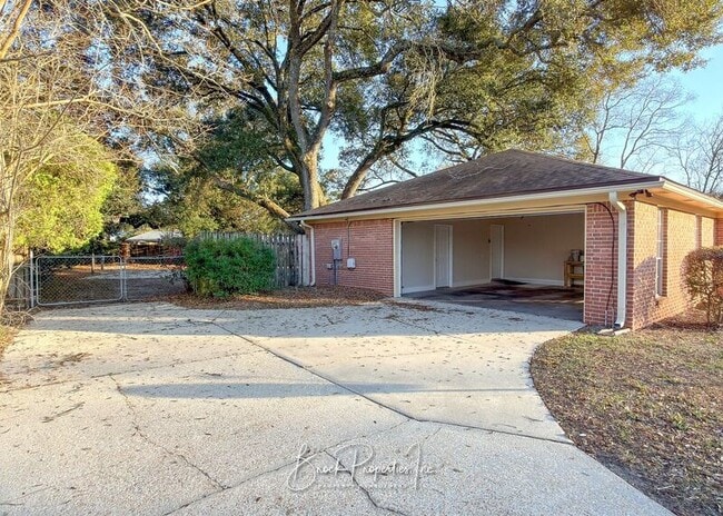 Building Photo - 7865 Apollo Dr