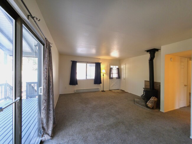 Building Photo - 2804 Burro Springs Ovi