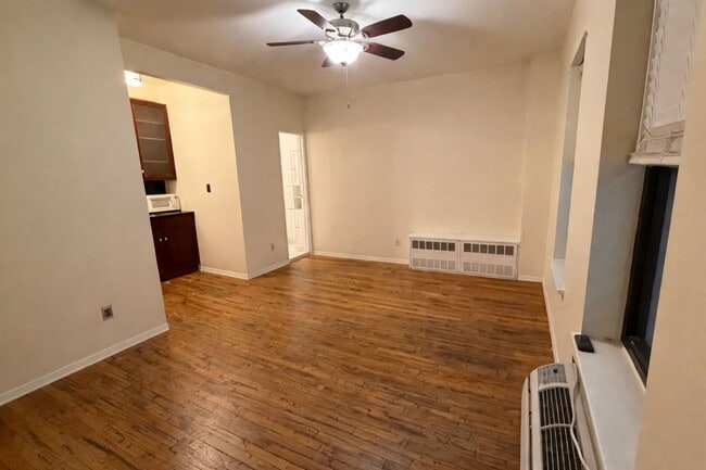 Building Photo - 160 E 91st St