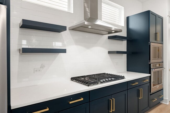 Building Photo - Beautiful 4-bedroom, 4-bathroom Custom Home Durham, NC