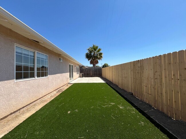 Primary Photo - 1665 Aldo Way
